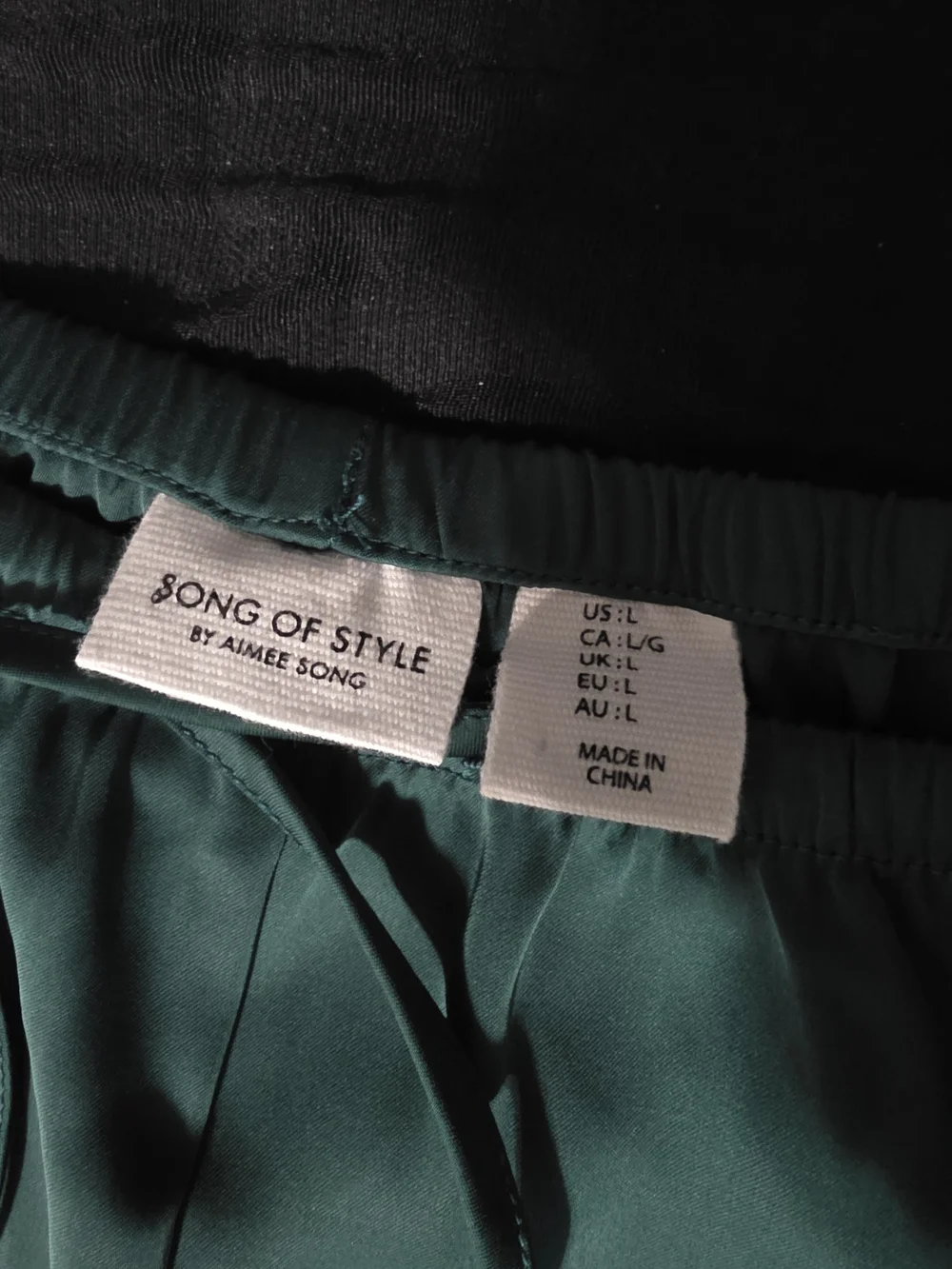 Song of Style Satin Wide-Leg Pants in Forest Green - Picture 2 of 3